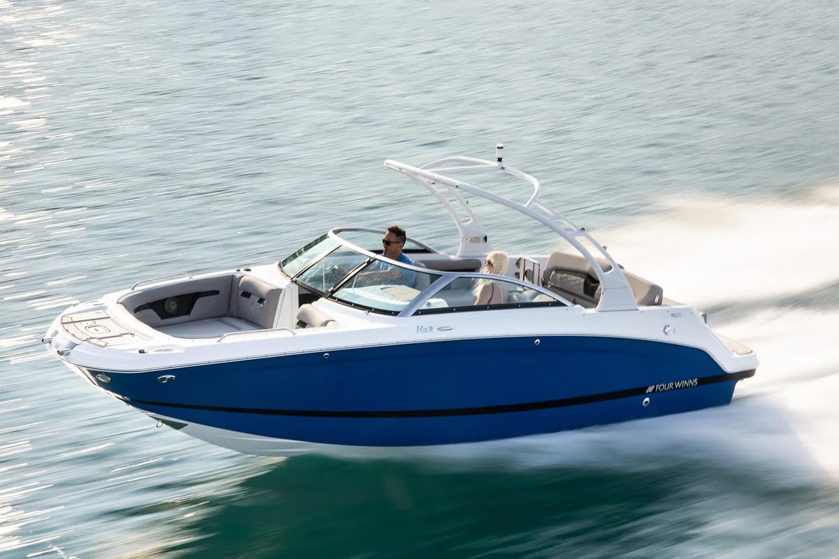 four-winns-hybrid-deck-boat-owasco-marine